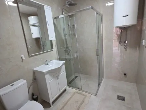 Izdavanje, jednosoban stan, 60m², Tološi, Podgorica - image 9