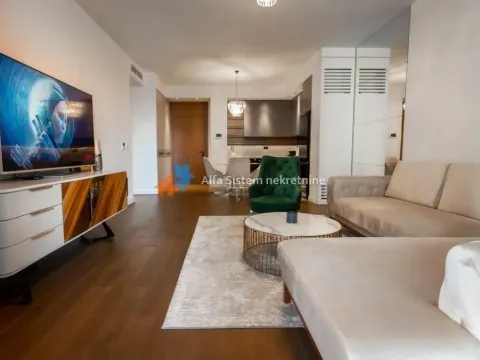 Izdavanje, trosoban stan, 120m², Savski Venac, Beograd - image 4