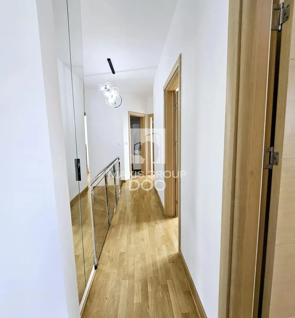 Izdavanje, trosoban stan, 127m², Čukarica, Beograd