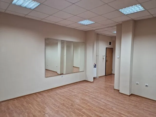 Sale, office space, 70m², Rača, Srbija