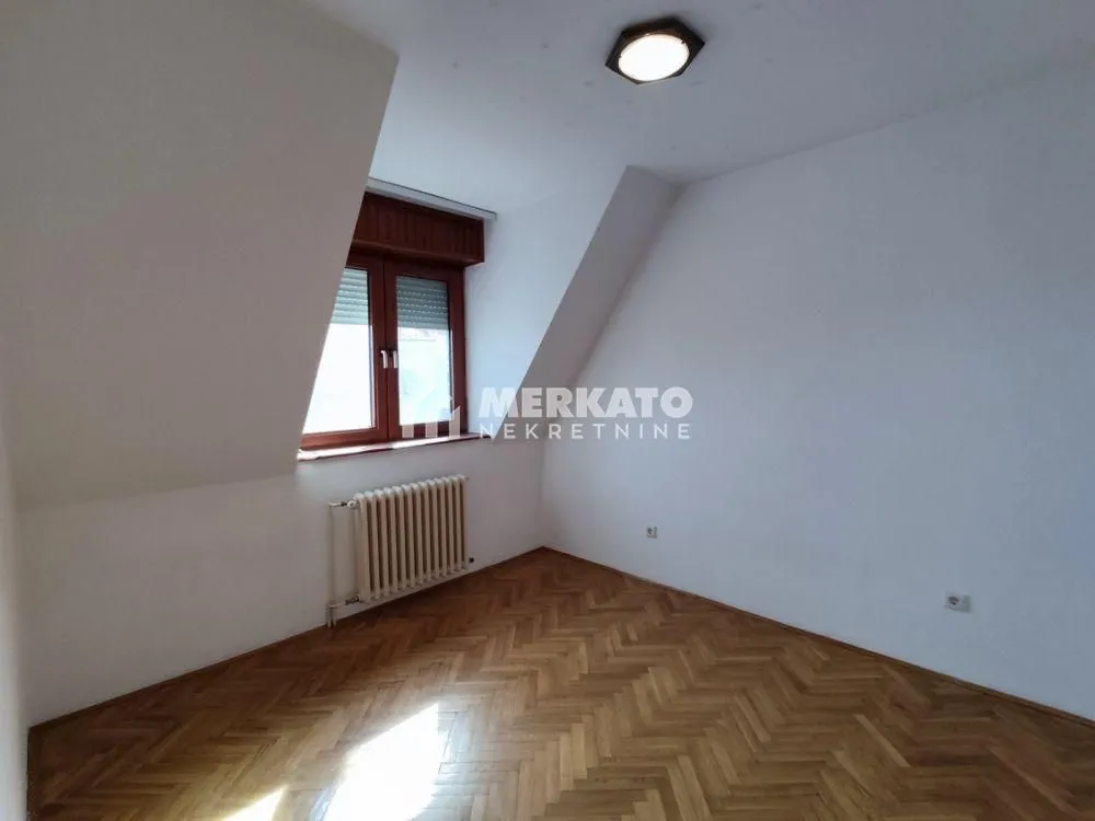 Prodaja, četvorosoban stan, 124m², Centar, Zrenjanin