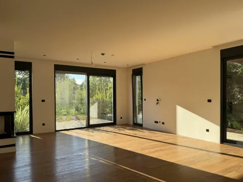 Prodaja, kuća, 262m², Donja Gorica, Podgorica - image 2