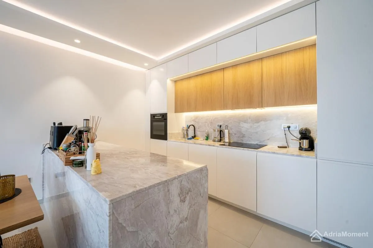 Prodaja, dvosoban stan, 122m², Marići, Tivat