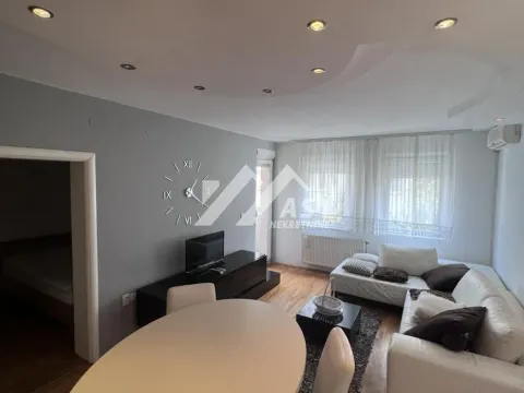 Izdavanje, jednosoban stan, 50m², Grbavica, Novi Sad Sve Podlokacije