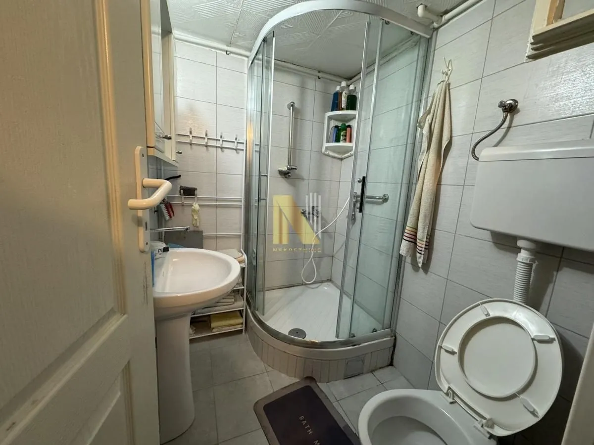 Prodaja, kuća, 441m², Veternik, Novi Sad Sve Podlokacije