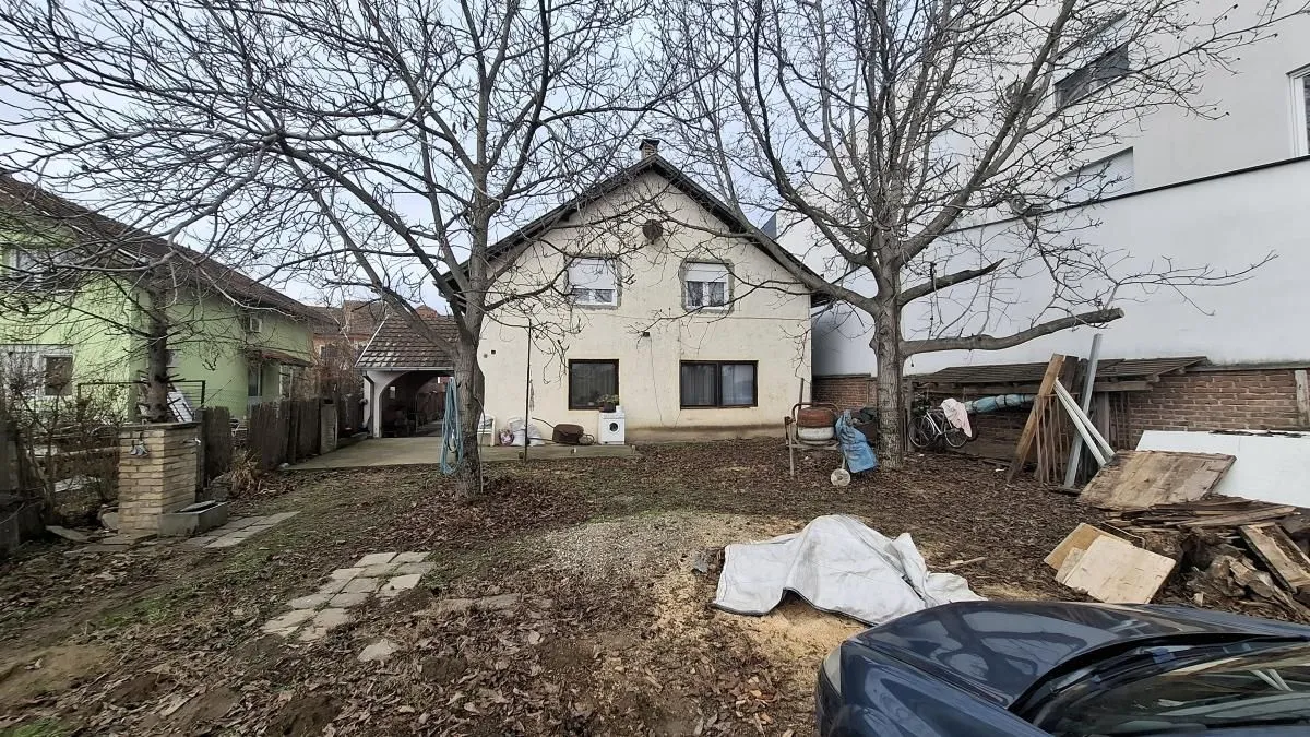 Prodaja, kuća, 270m², Adice, Novi Sad Sve Podlokacije