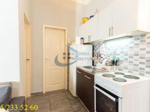 Prodaja, trosoban stan, 70m², Gundulićev Venac, Beograd - image 8