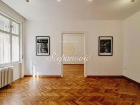 Izdavanje, četvorosoban stan, 115m², Centar, Novi Sad - image 4