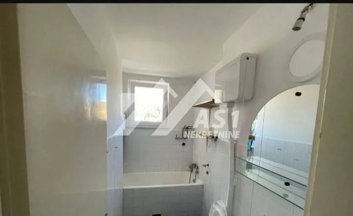 Izdavanje, dvosoban stan, 57m², Grbavica, Novi Sad Sve Podlokacije