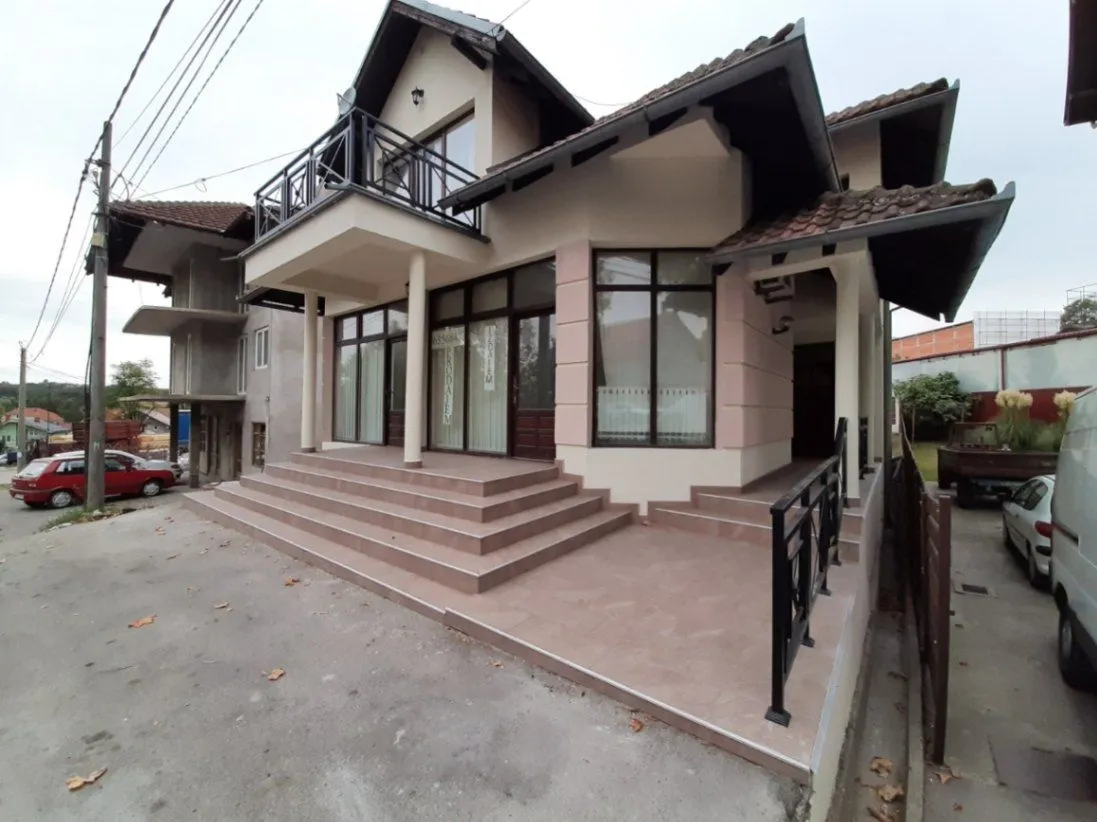 Prodaja,  kuća, 392m2, Lazarevac, Beograd