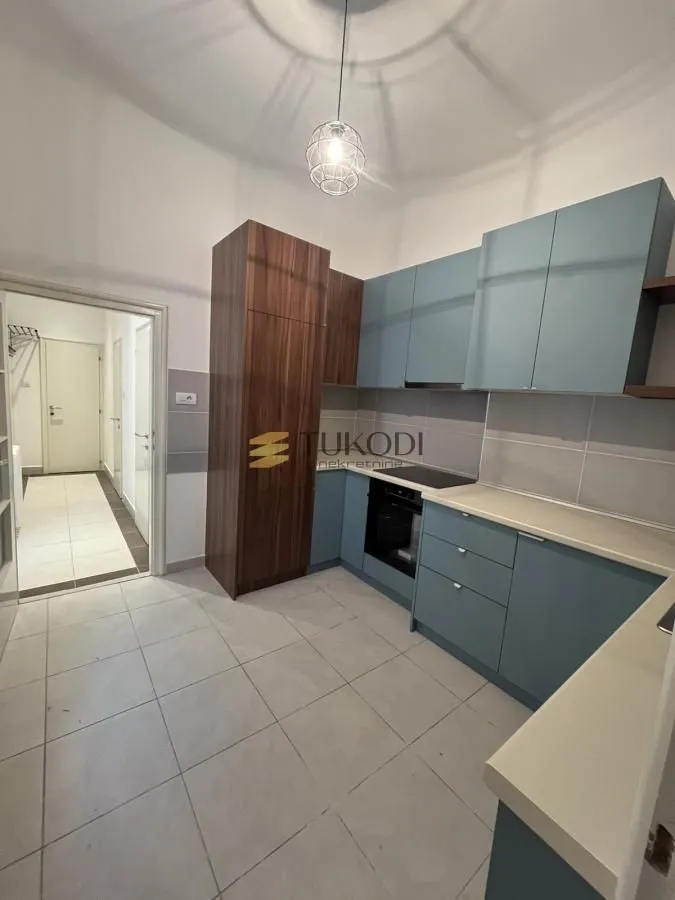 Prodaja, trosoban stan, 112m², Centar, Novi Sad