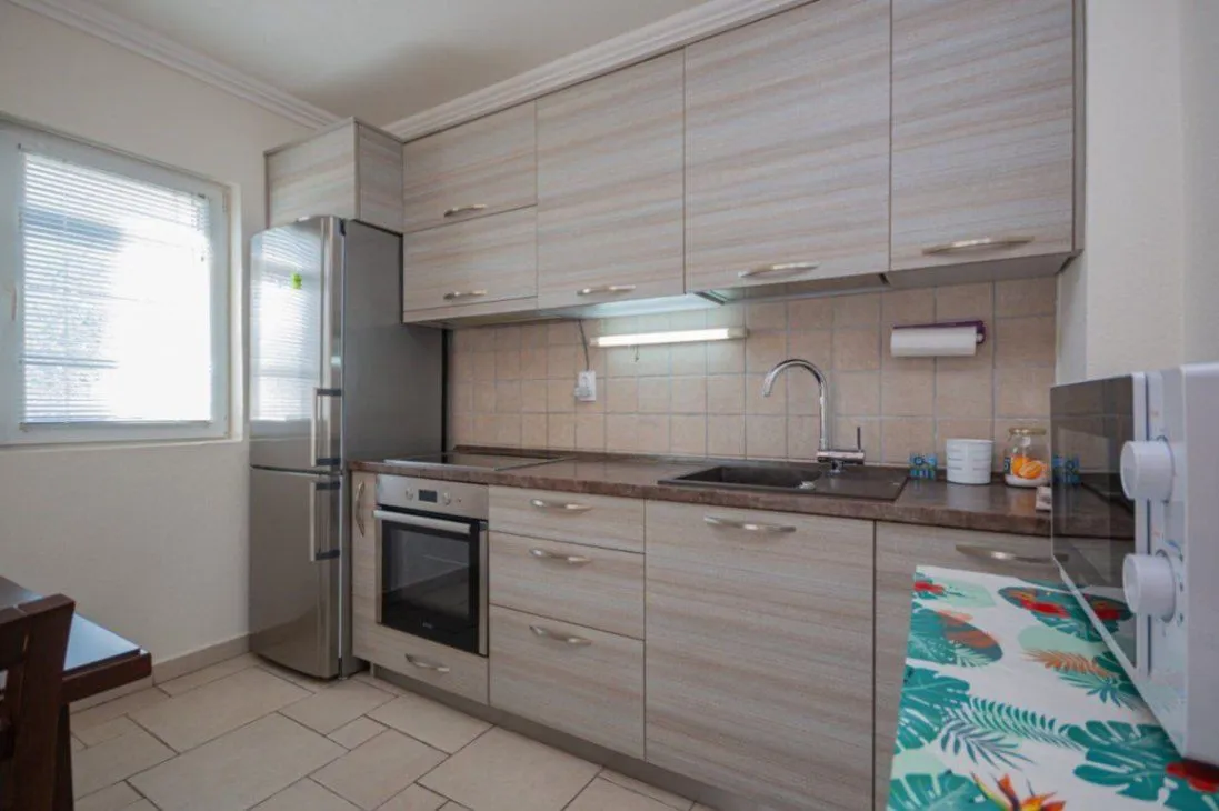 Izdavanje, dvosoban stan, 63m², Baošići, Herceg Novi