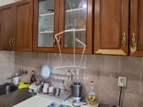 Prodaja, trosoban stan, 107m², Petlovo Brdo, Beograd - image 12