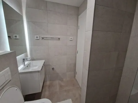 Rent, one bedroom apartment, 47m², Stari Aerodrom, Podgorica - image 9