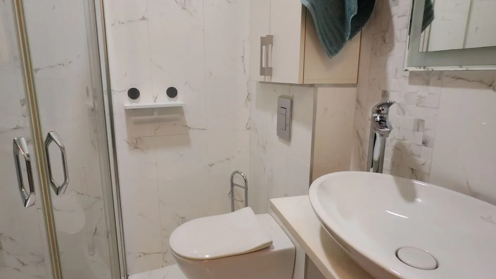 Izdavanje, dvosoban stan, 55m², Centar, Budva