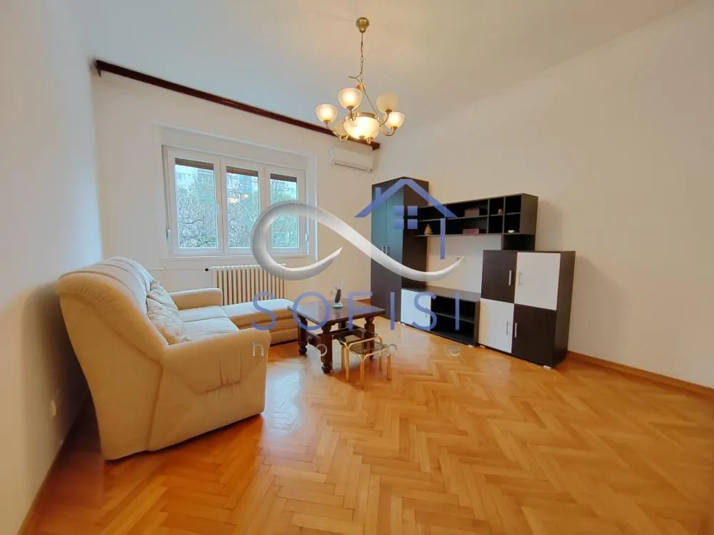 Izdavanje, dvosoban stan, 49m², Centar, Novi Sad