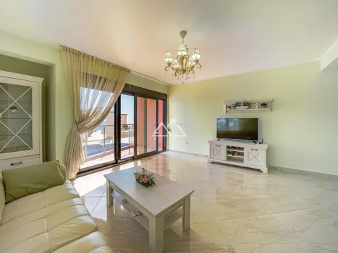 Sale, two bedroom apartment, 242m², Dobra Voda, Budva - image 9