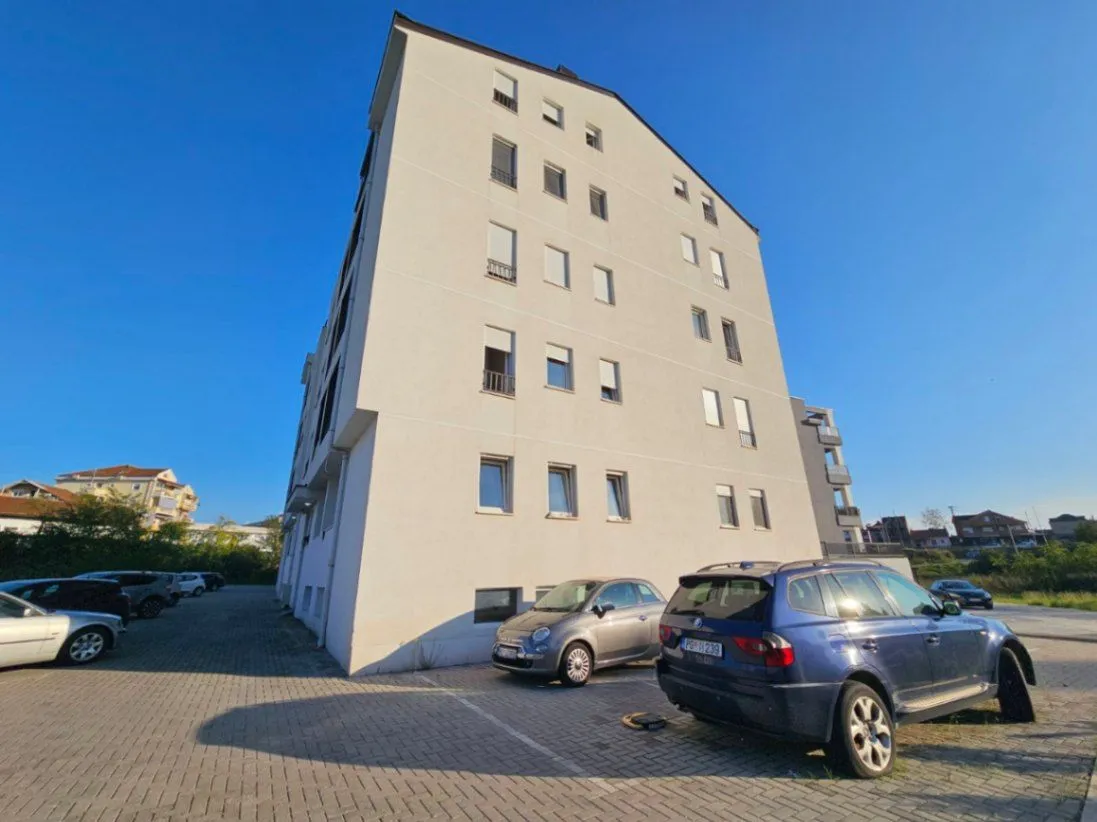 Izdavanje, jednosoban stan, 40m², Cvijetin Brijeg, Podgorica
