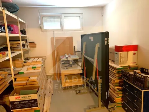 Izdavanje, kuća, 240m², Donja Gorica, Podgorica - image 23