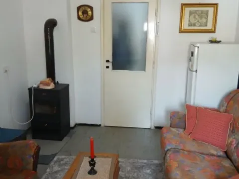 Izdavanje, dvosoban stan, Cetinje, Crna Gora - image 2