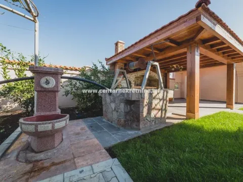 Prodaja, kuća, 200m², Donji Kokoti, Podgorica - image 13