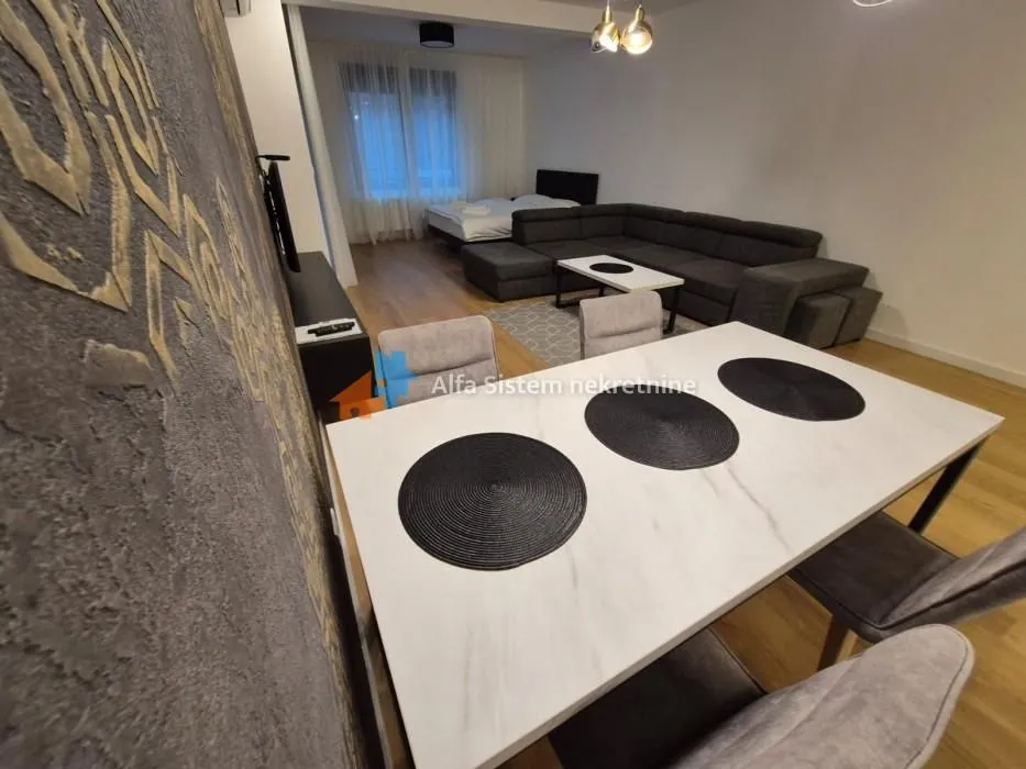 Izdavanje, trosoban stan, 95m², Trošarina, Voždovac Sve Podlokacije
