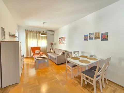 Rent, one bedroom apartment, 47m², Budva, Crna Gora - image 21