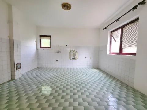 Sale, house, 200m², Grlić, Danilovgrad - image 12