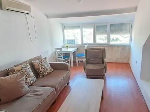 Prodaja, trosoban stan, 75m², Centar, Podgorica - image 1
