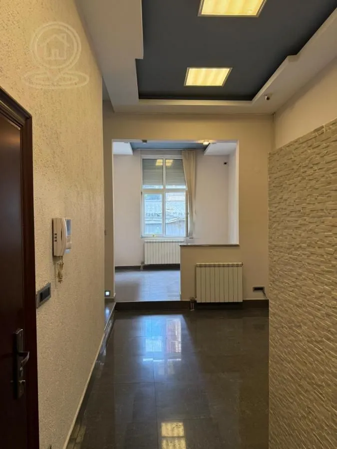 Rent, office space, 145m², Južni Bulevar, Vračar Sve Podlokacije
