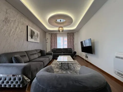 Izdavanje, trosoban stan, 93m², Master Kvart, Podgorica - image 2