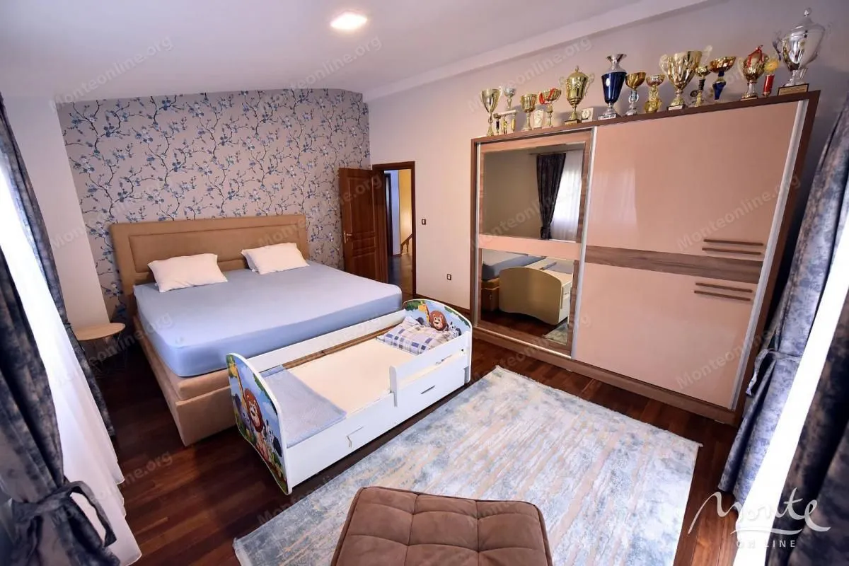 Prodaja, kuća, 175m², Podgorica, Crna Gora