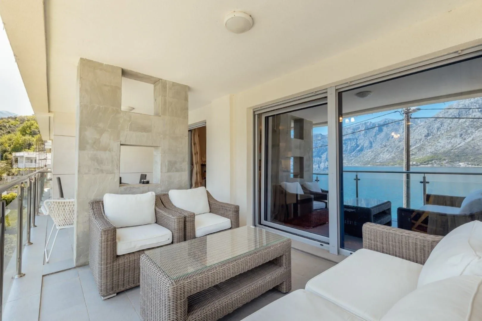 Prodaja, dvosoban stan, 100m², Stoliv, Kotor