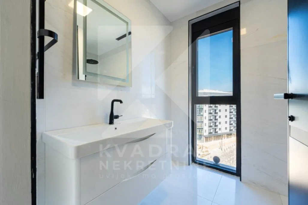 Prodaja, trosoban stan, 163m², Vezirov Most, Podgorica