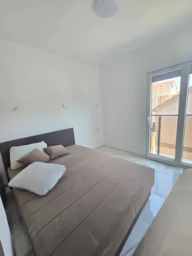 Rent, two bedroom apartment, 70m², Radanovići, Kotor - image 4