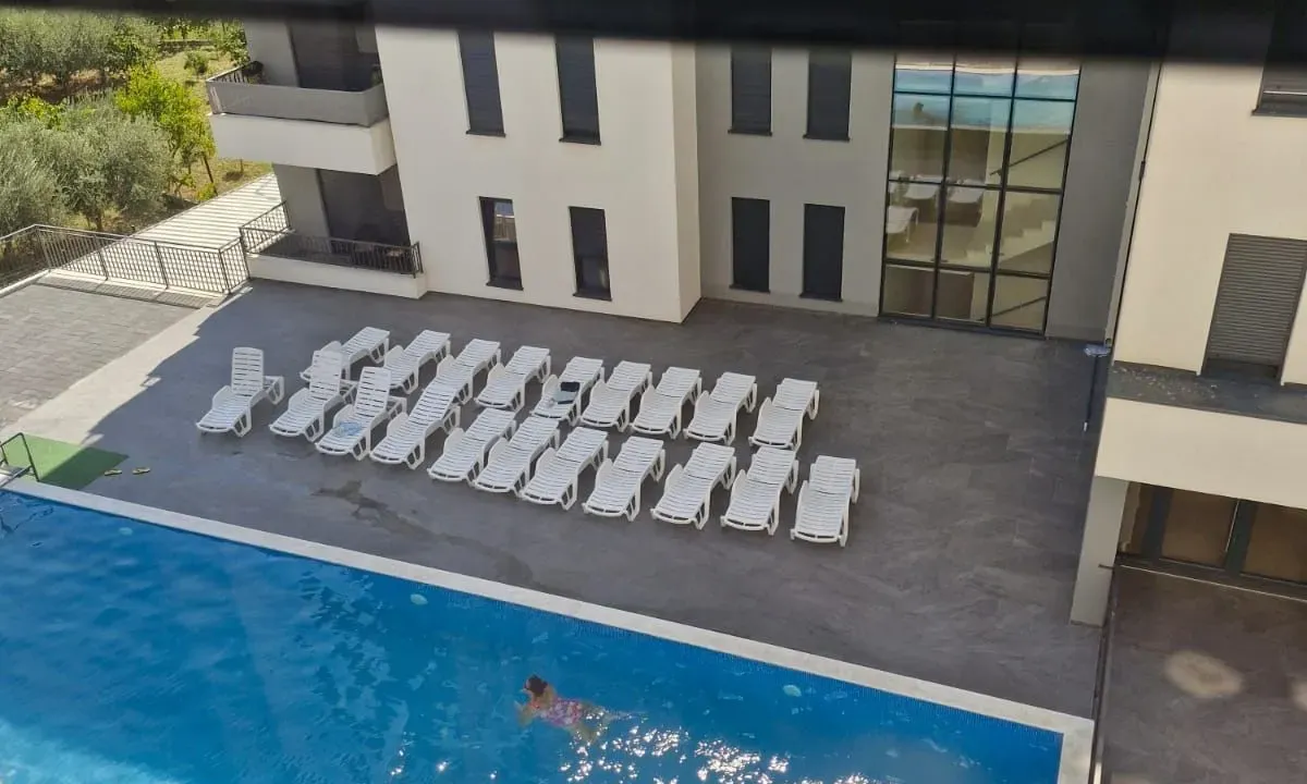 Izdavanje, dvosoban stan, 70m², Čeluga, Bar