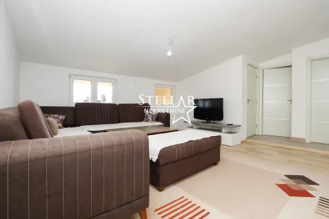 Rent, two bedroom apartment, 70m², Stari Aerodrom, Podgorica - image 4
