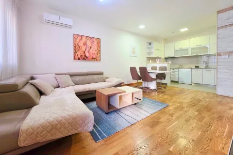 Rent, two bedroom apartment, 65m², City Kvart, Podgorica - image 2