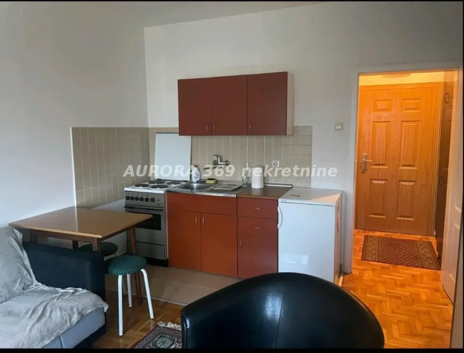 Izdavanje, garsonjera, 24m², Bulevar Evrope, Novi Sad Sve Podlokacije