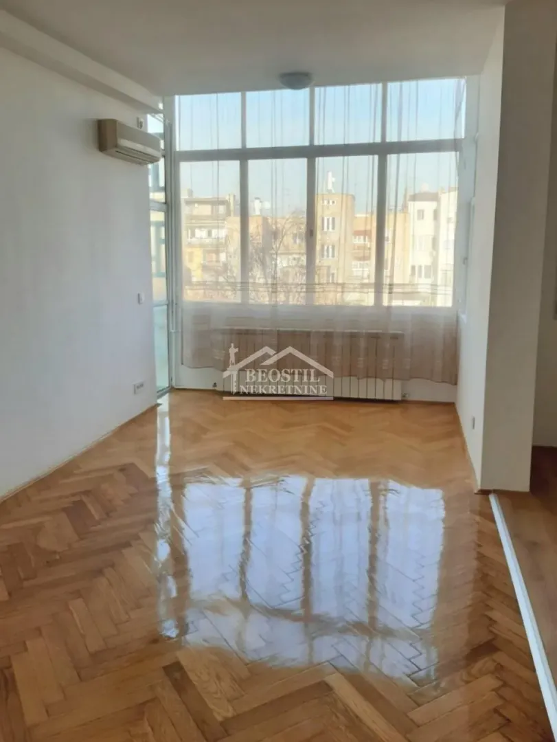 Rent, three bedroom apartment, 78m², Stari Grad, Beograd