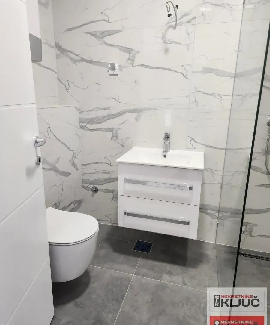 Prodaja, trosoban stan, 79m², Veternik, Novi Sad Sve Podlokacije