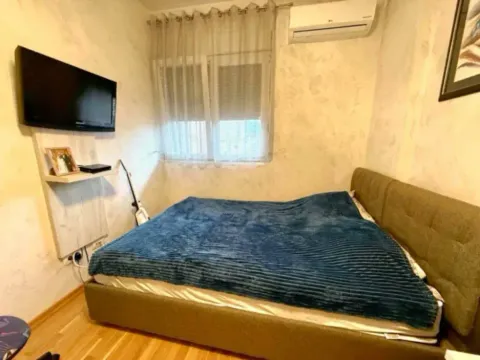 Prodaja, trosoban stan, 100m², Stari Aerodrom, Podgorica - image 9