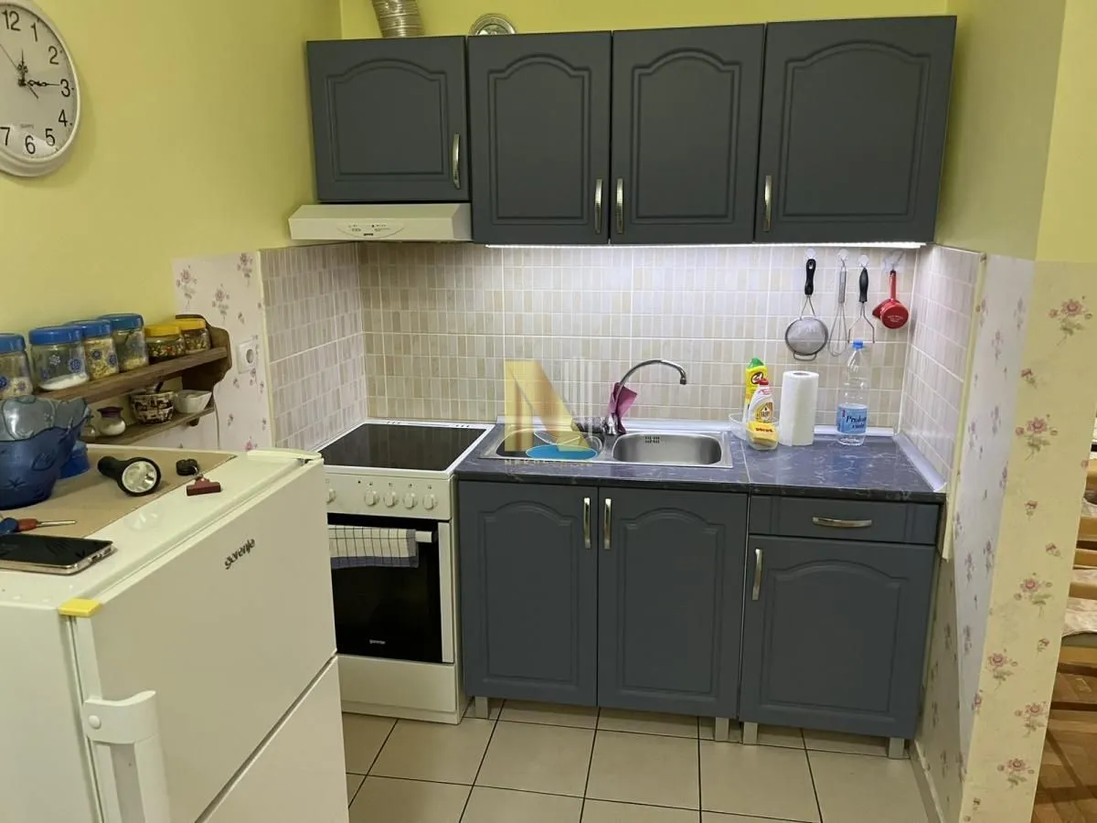 Izdavanje, jednosoban stan, 45m², Centar, Novi Sad