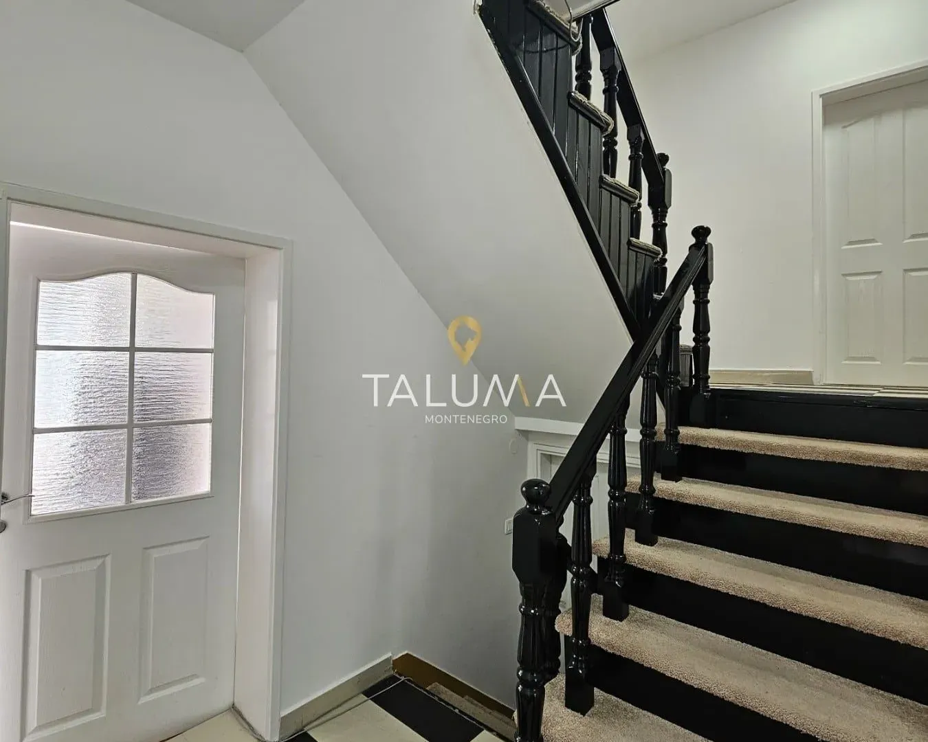 Rent, house, 250m², Zagorič, Podgorica