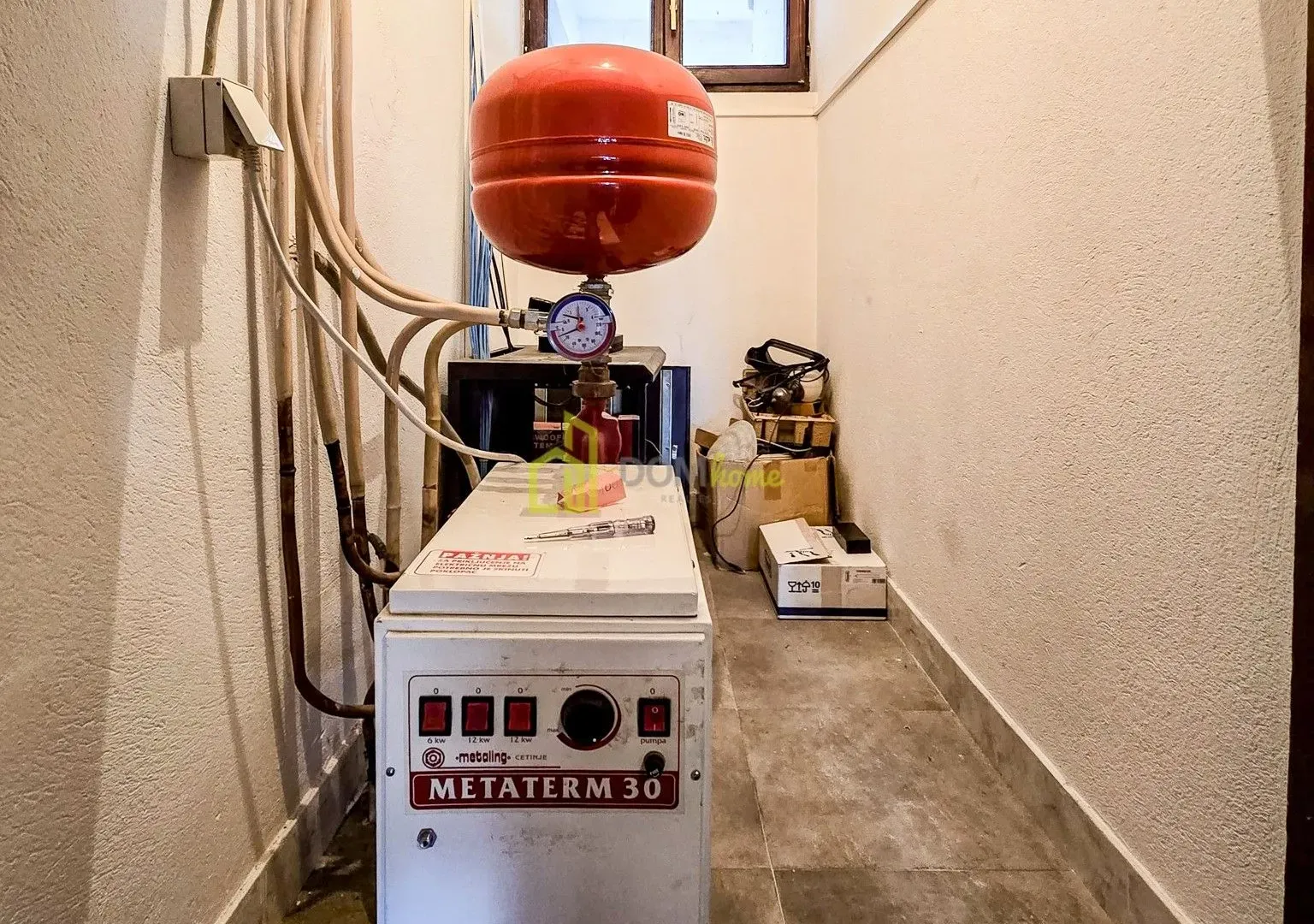Rent, house, 380m², Gorica C, Podgorica