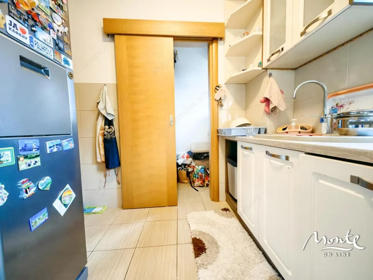 Prodaja, trosoban stan, 196m², Podgorica, Crna Gora