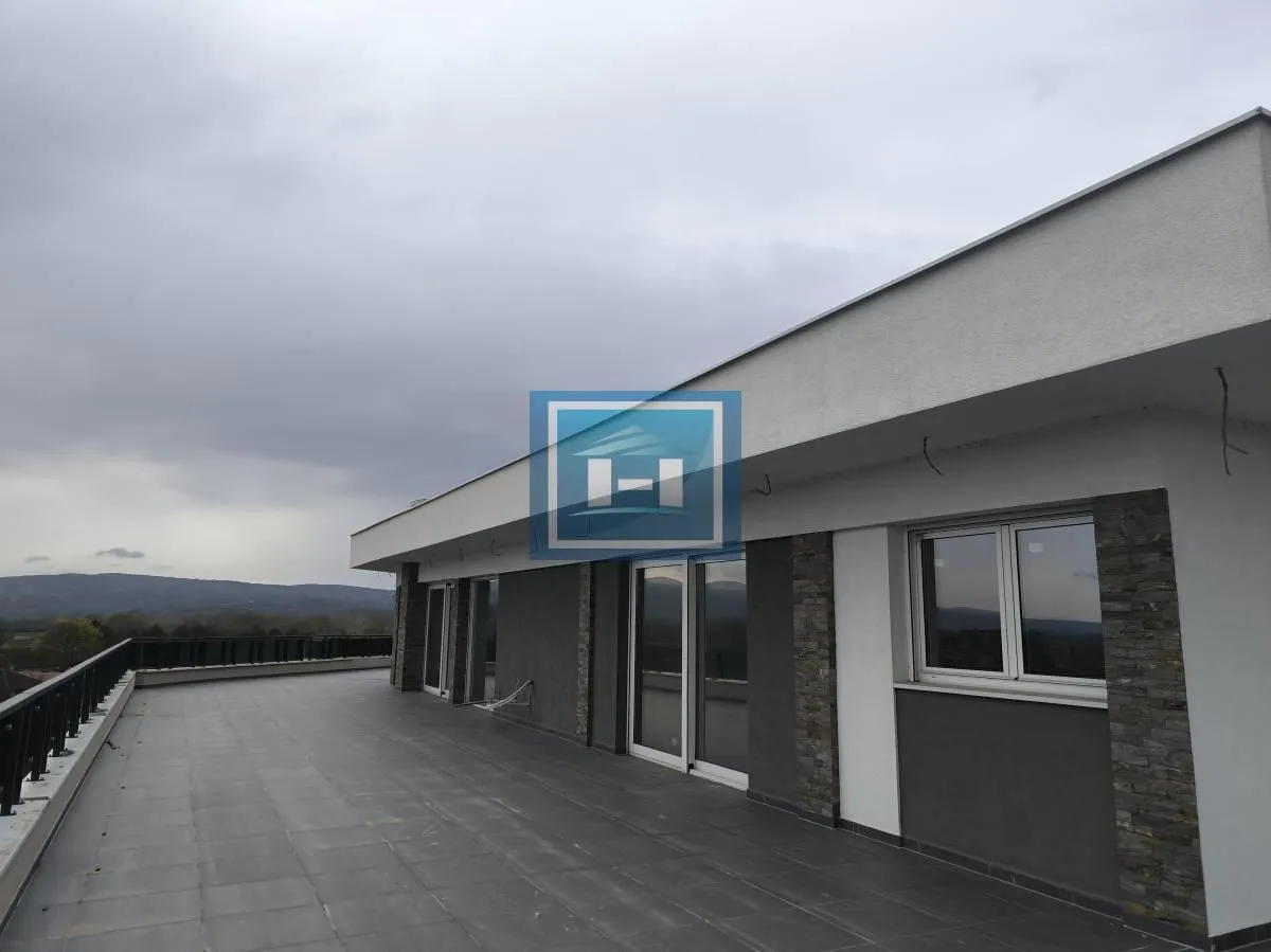Sale, apartment, 500m², Centar, Ćuprija