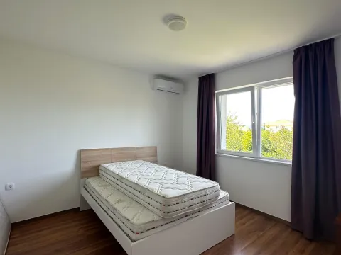 Izdavanje, trosoban stan, 89m², Seljanovo, Tivat - image 3