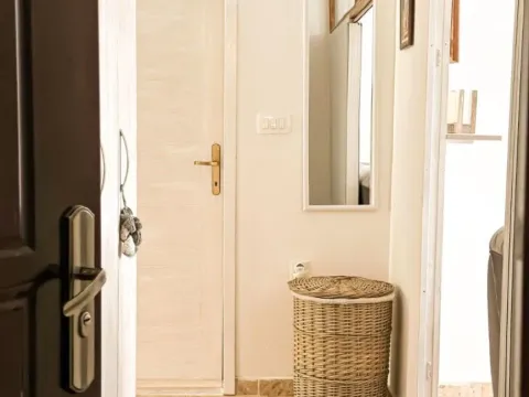 Sale, two bedroom apartment, 60m², Škaljari, Kotor - image 10