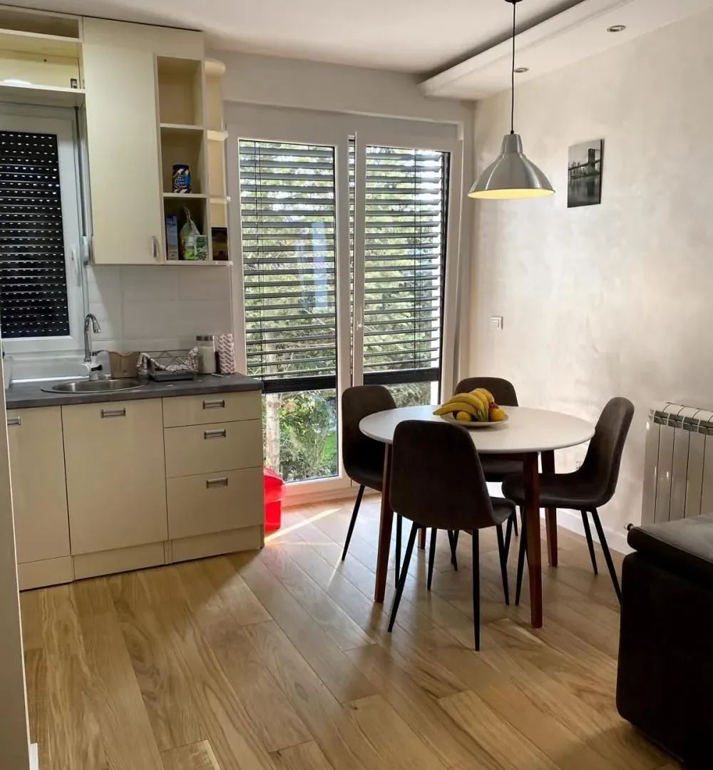 Izdavanje, jednosoban stan, 38m², Lekino Brdo, Voždovac Sve Podlokacije